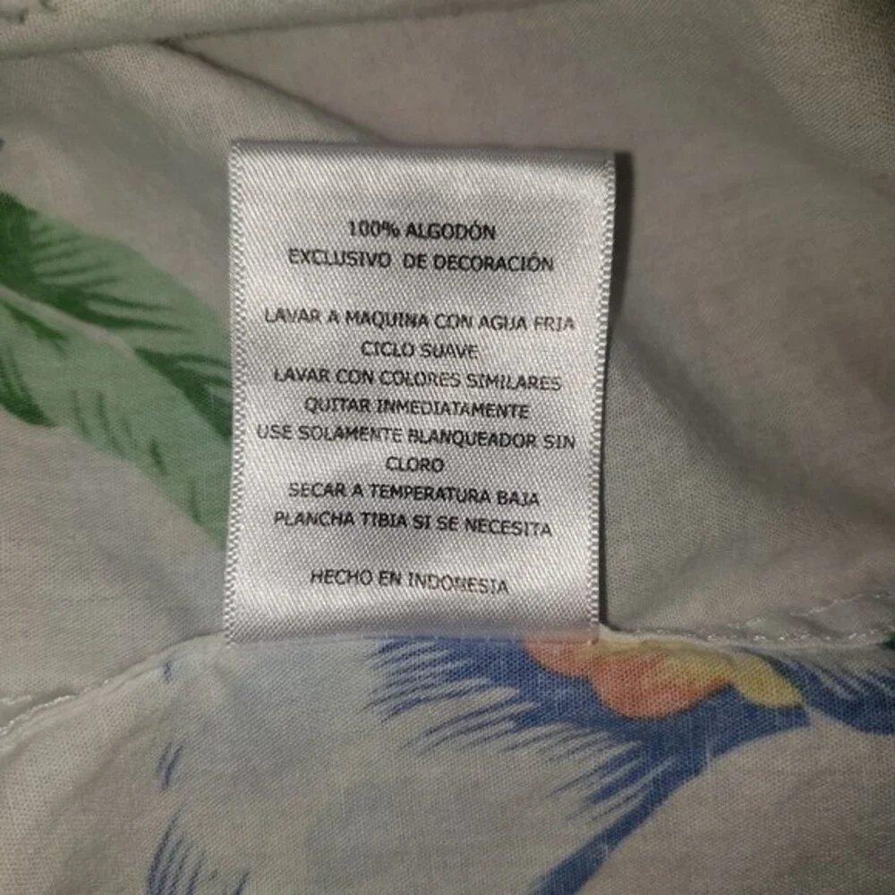 LEVI'S WHITE HAWAIIAN SHORT SLEEVE SHIRT SIZE XXL